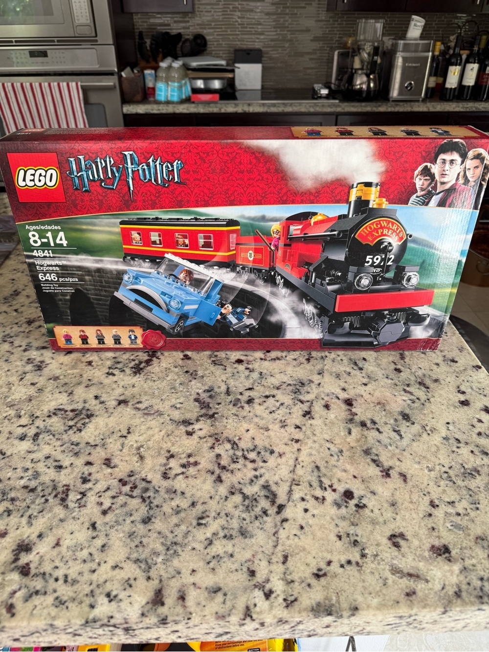 LEGO Harry Potter 4841 Hogwarts Express (2010) BRAND NEW SEALED (Damaged Box)